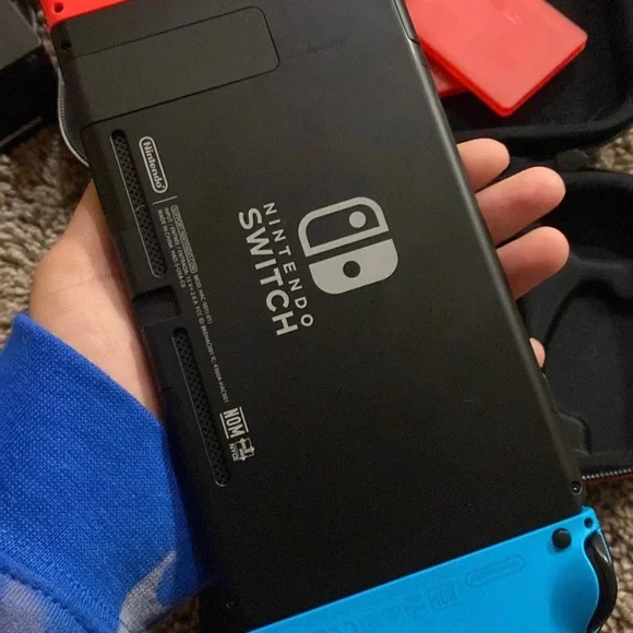 Nintendo switch ! - Picture 2 of 9